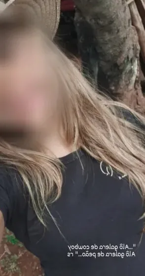 Aroa, 32 años