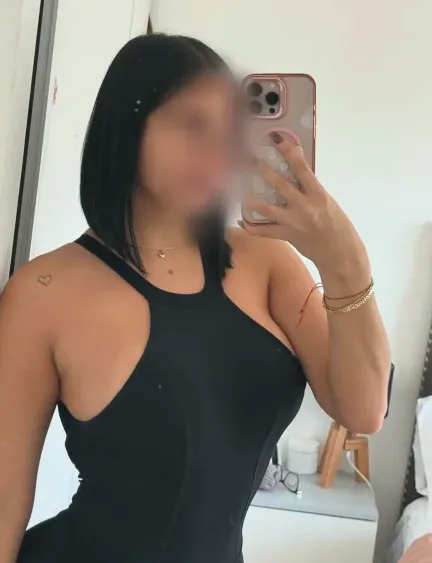 Nawal, 28 años